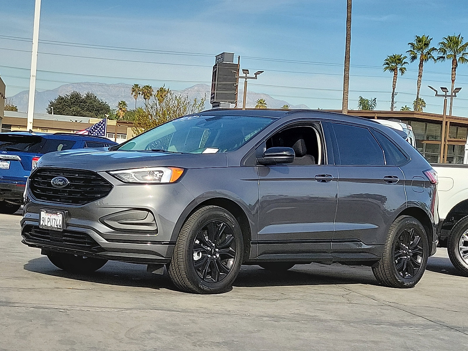 Certified 2024 Ford Edge SE w/ Black Appearance Package