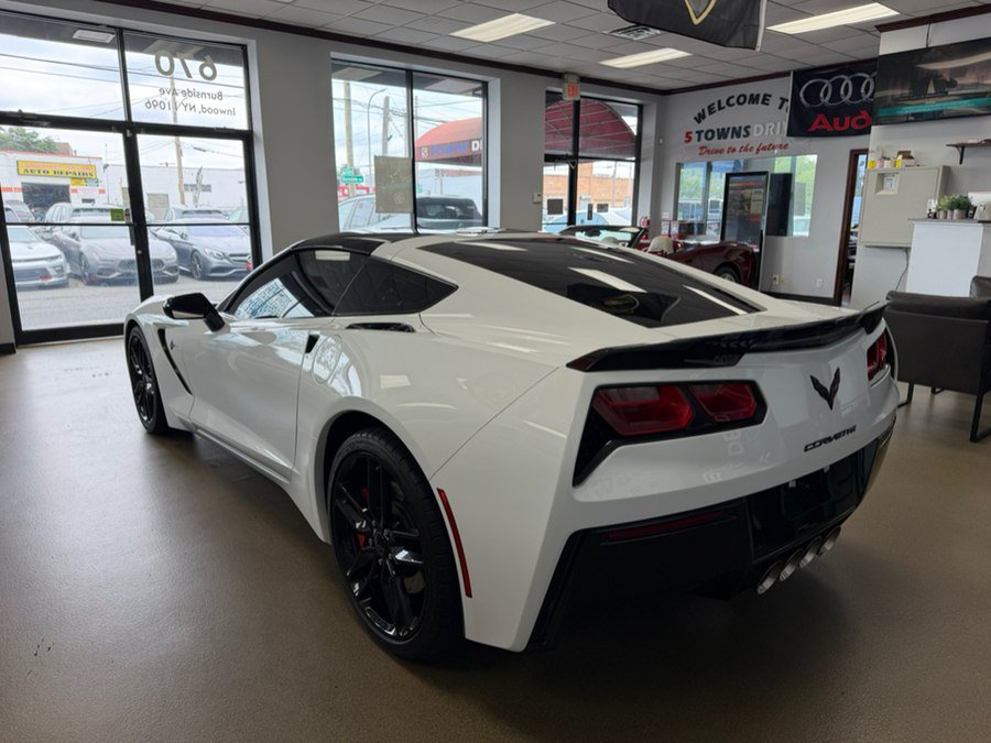 Used 2016 Chevrolet Corvette Stingray Coupe RWD image 16