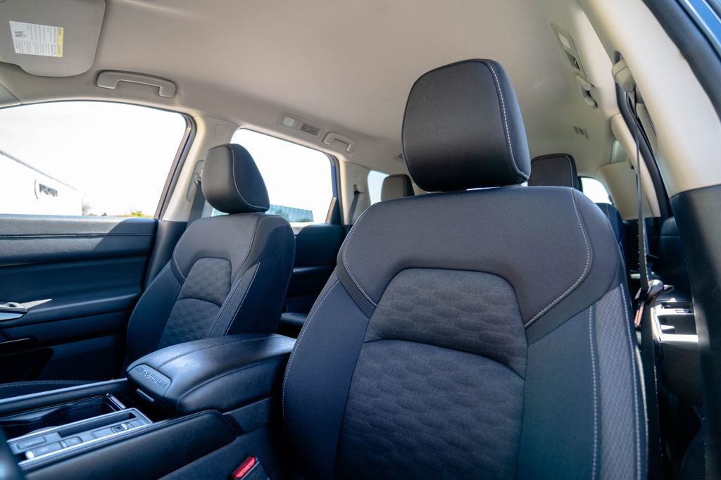 Used 2024 Nissan Pathfinder SV FWD image 6