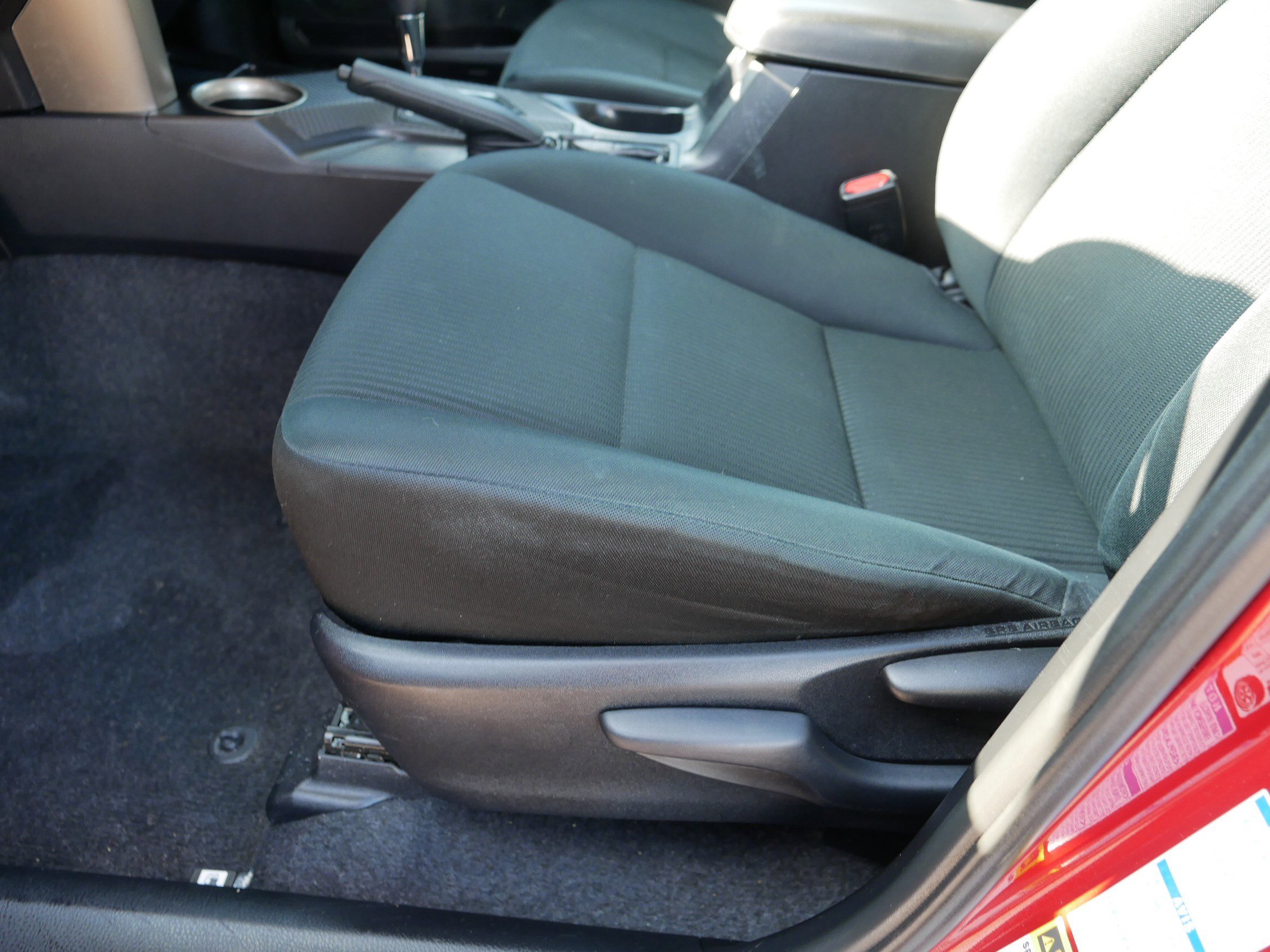 Used 2015 Toyota RAV4 LE image 17