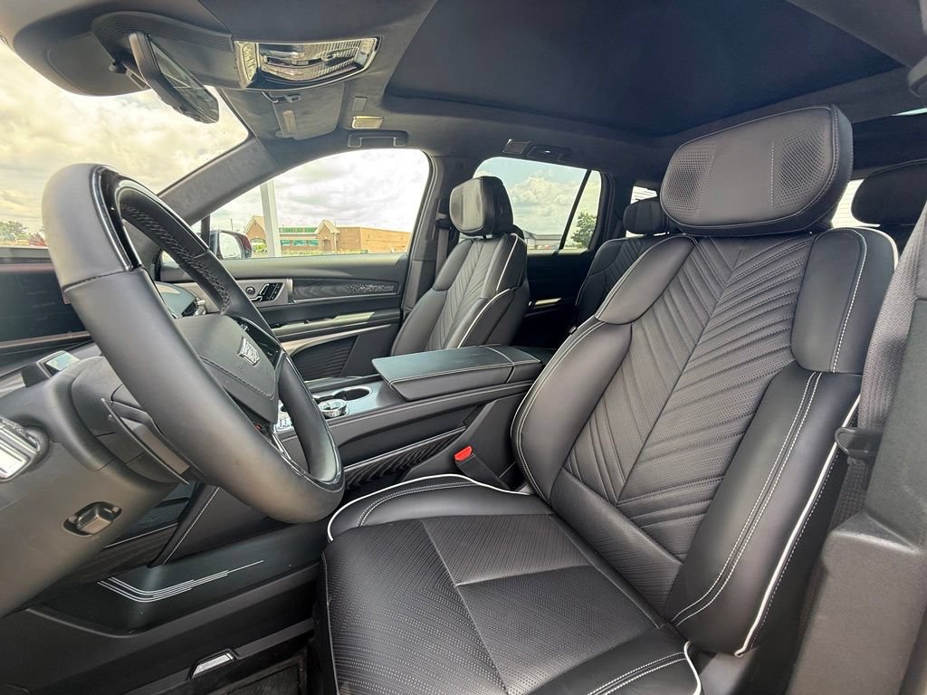 Certified 2026 Cadillac Vistiq Platinum w/ LPO, Floor Liner Package AWD/4WD image 28