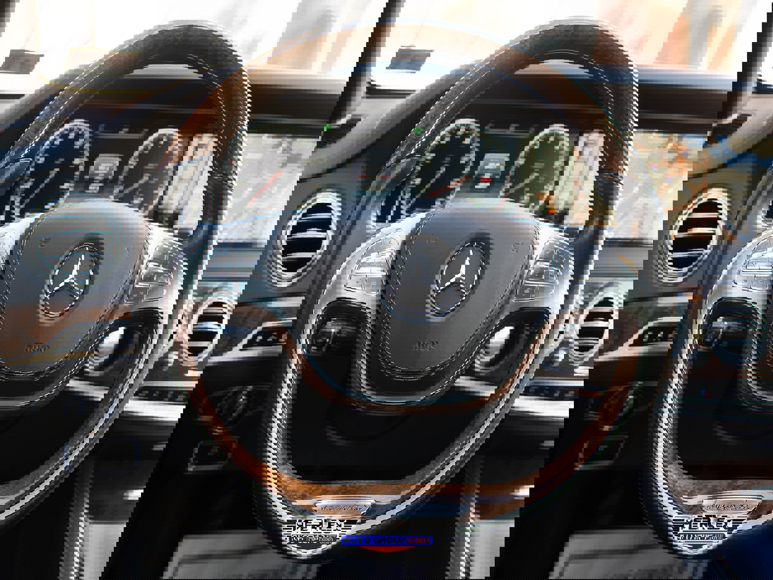 Used 2015 Mercedes-Benz S 550 4MATIC Sedan image 23