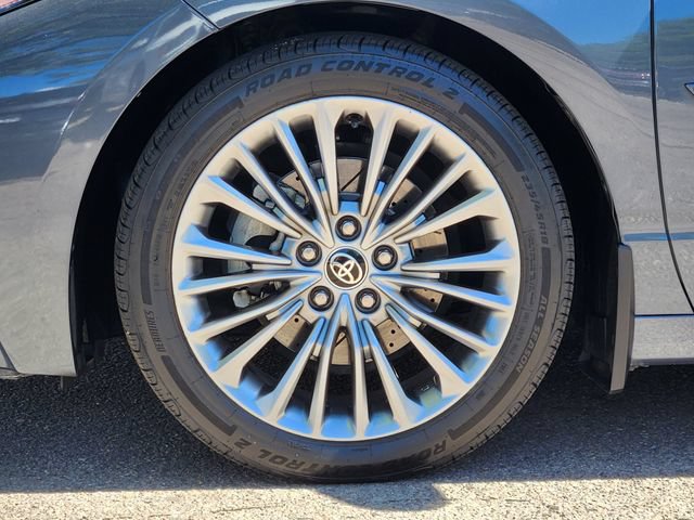 Used 2022 Toyota Avalon Limited w/ Advanced Safety Package FWD image 10