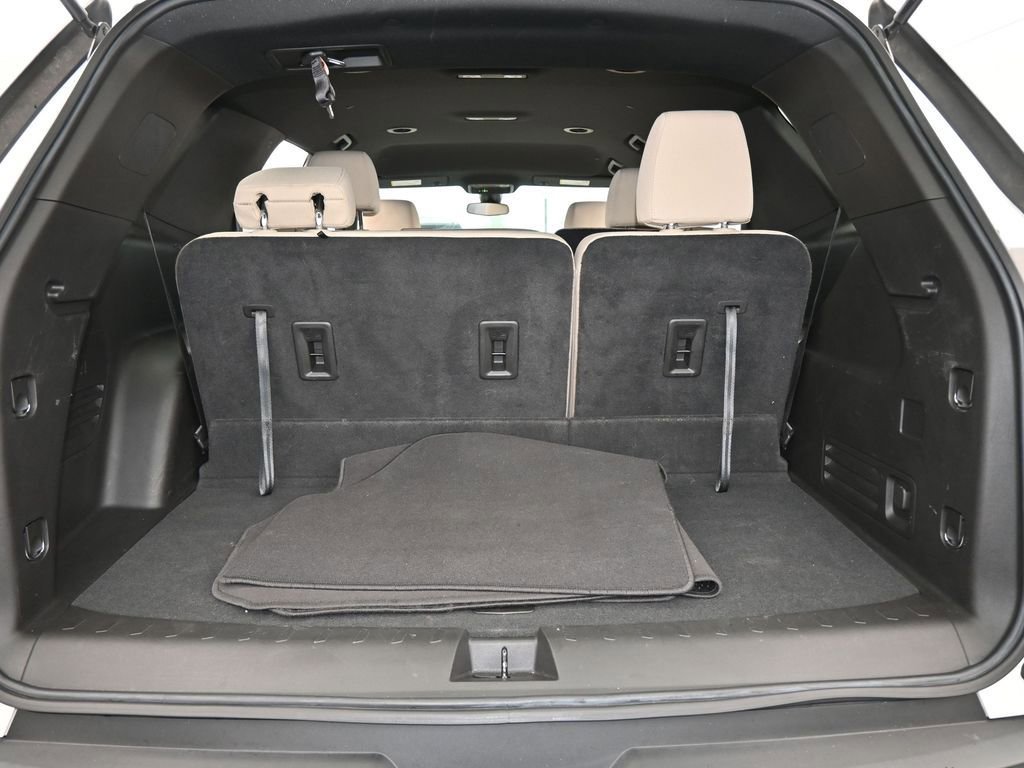 Used 2022 Chevrolet Traverse LS image 34