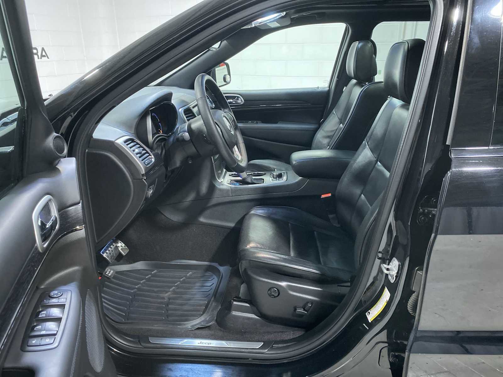 Used 2018 Jeep Grand Cherokee High Altitude image 2