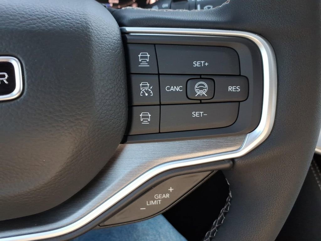 New 2026 Jeep Grand Wagoneer L Limited AWD/4WD image 24