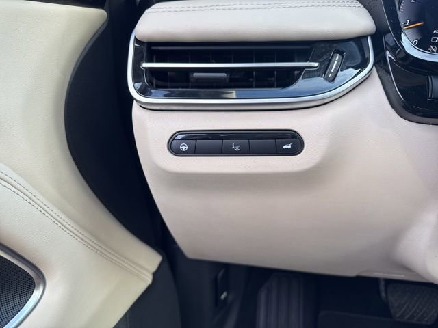 Used 2022 INFINITI QX60 Sensory w/ Vision Package AWD/4WD image 17
