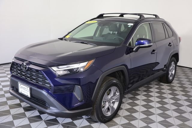 Used 2025 Toyota RAV4 XLE w/ Convenience Package image 4