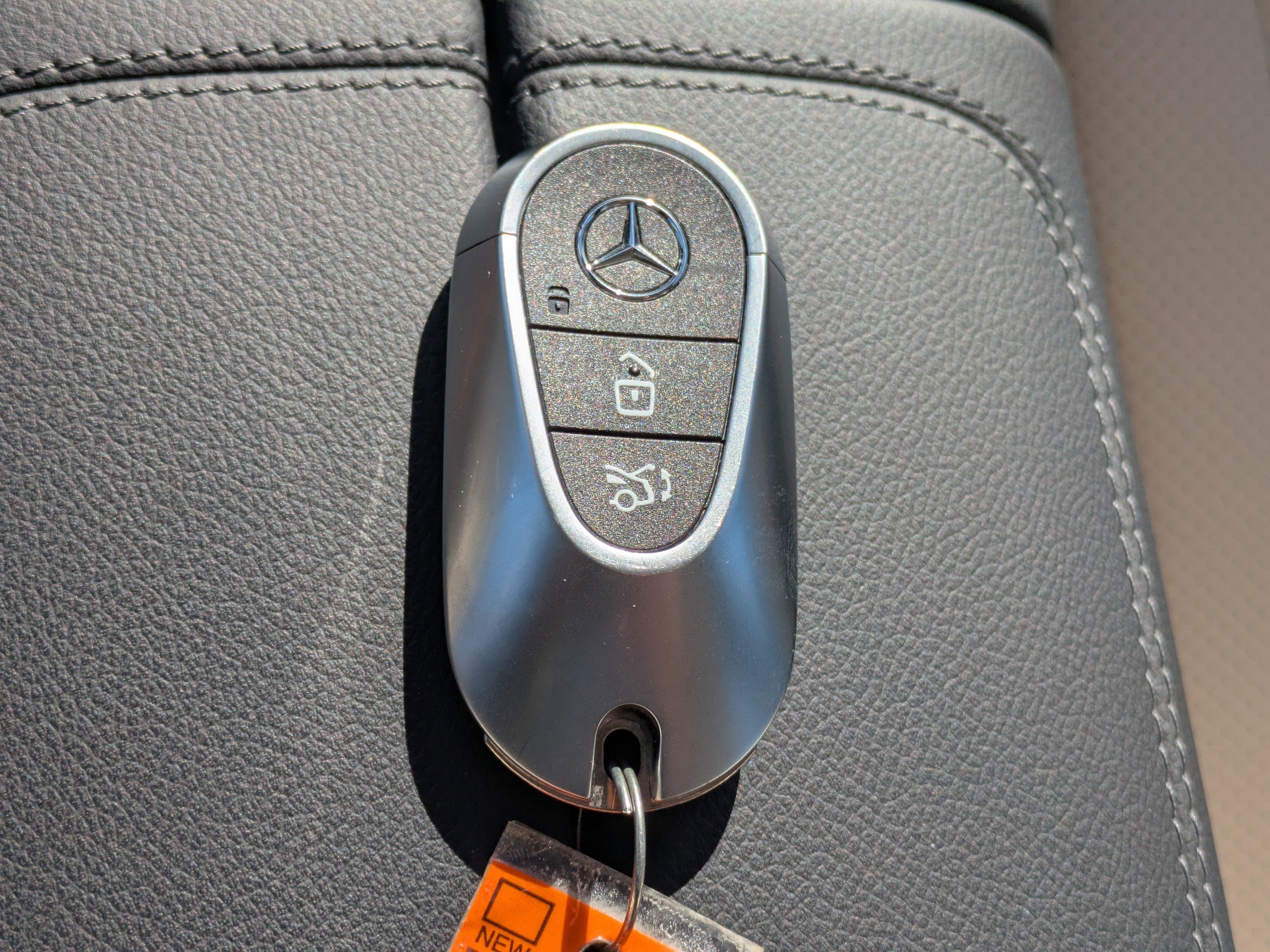 Used 2025 Mercedes-Benz E 350 4MATIC Sedan image 29