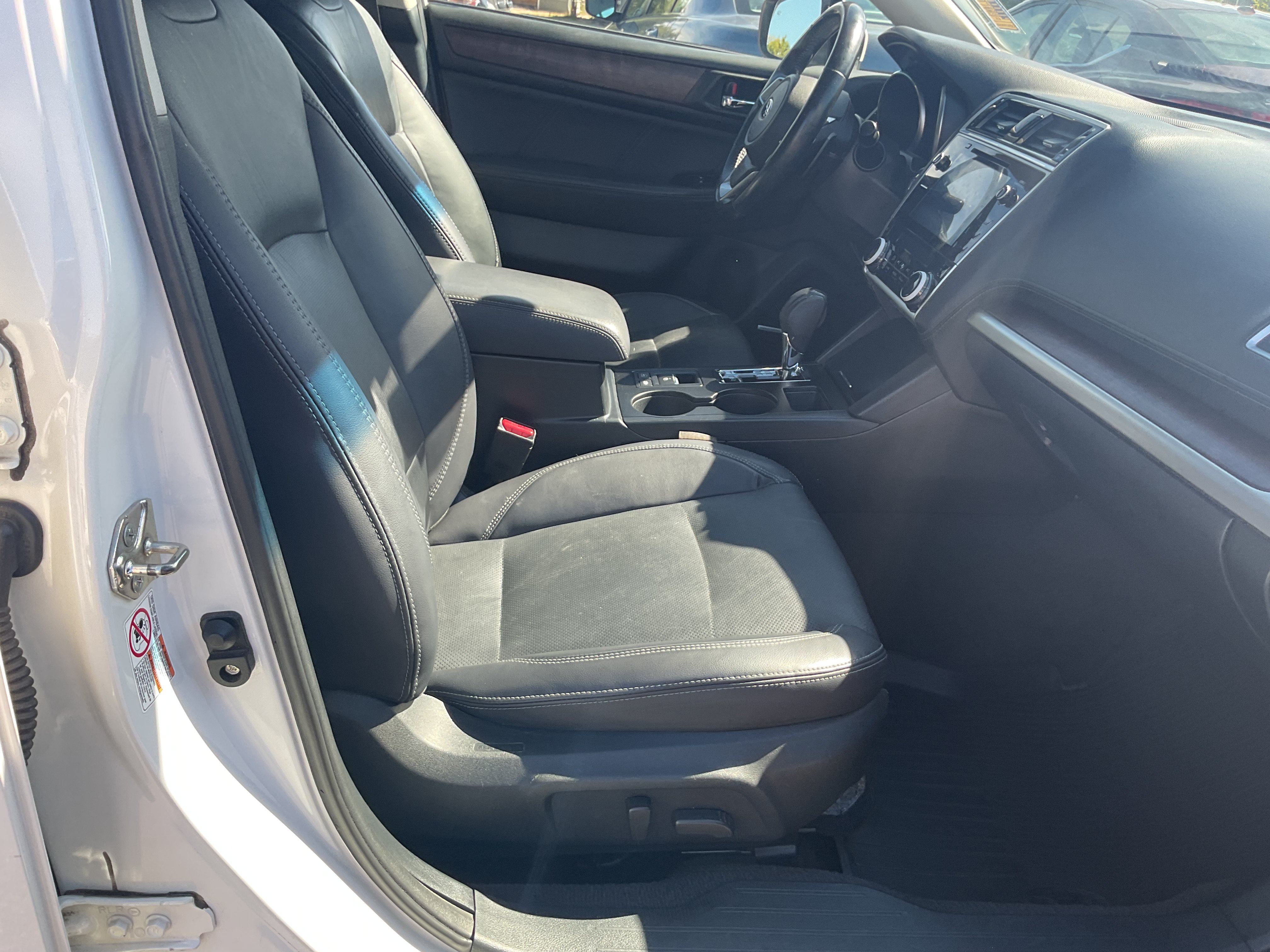 Used 2018 Subaru Outback 3.6R Limited AWD/4WD image 9