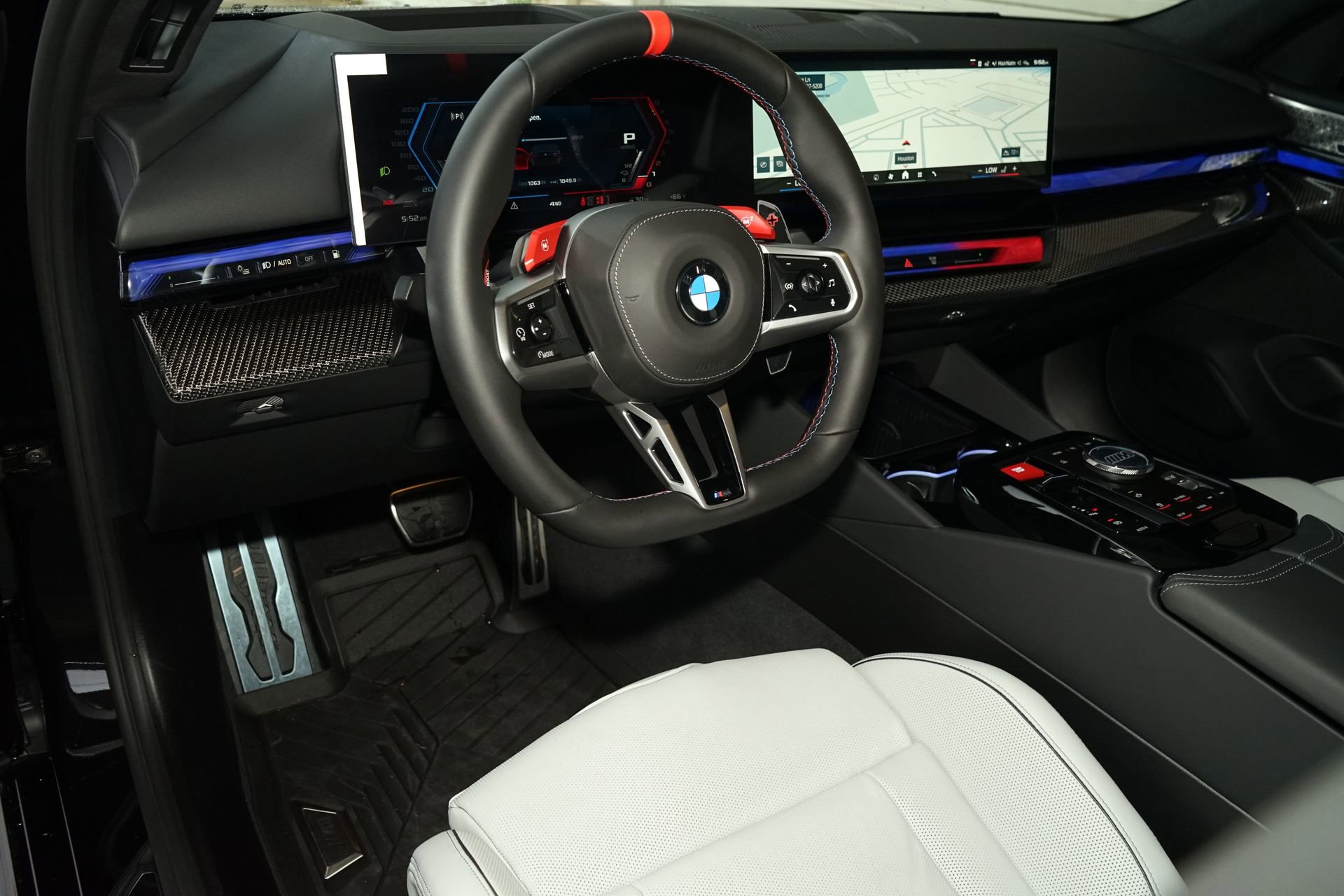 Used 2026 BMW M5 w/ Carbon Package image 11