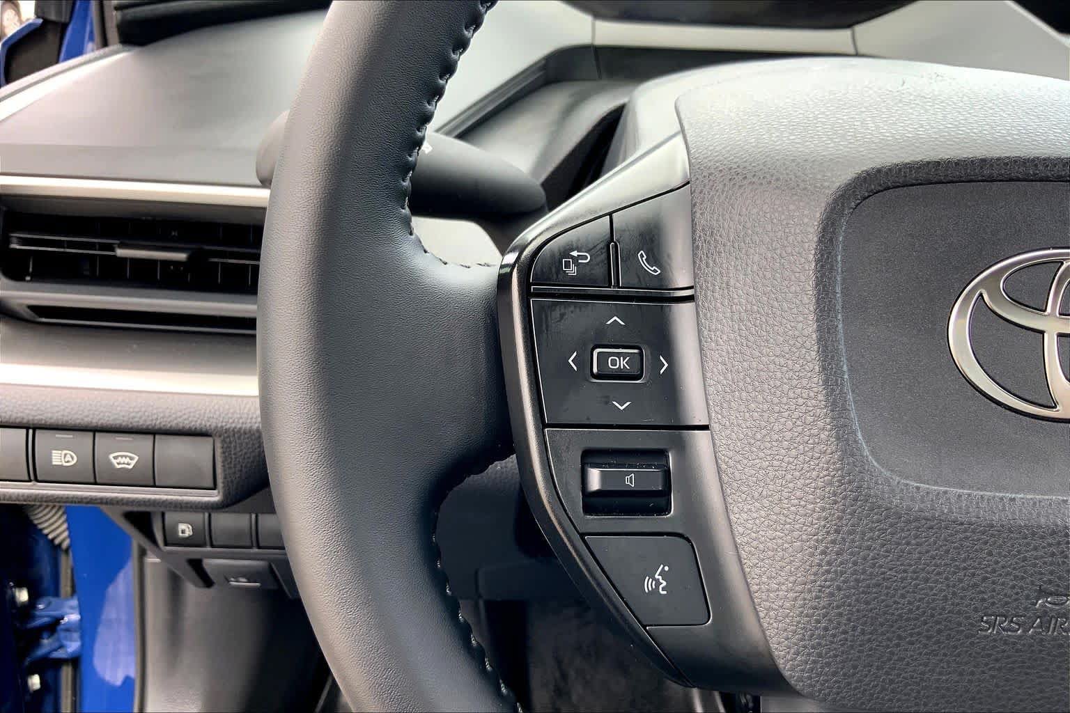 Used 2025 Toyota Prius LE FWD image 23