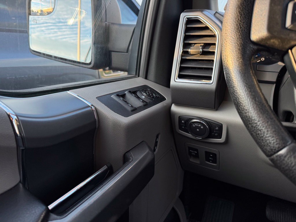 Used 2016 Ford F150 XLT w/ Equipment Group 302A Luxury AWD/4WD image 29