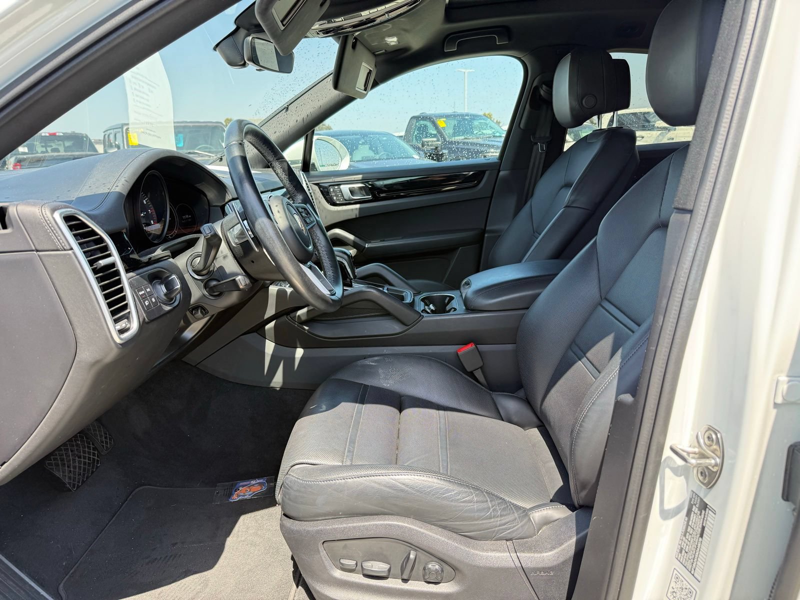 Used 2022 Porsche Cayenne Coupe AWD/4WD image 5