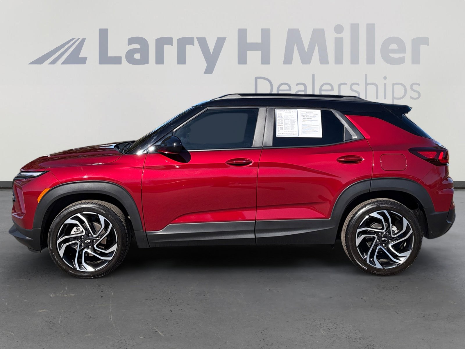 Used 2025 Chevrolet TrailBlazer RS w/ Convenience Package image 2