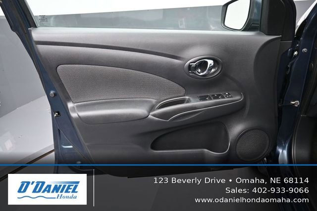 Used 2015 Nissan Versa SV FWD image 23