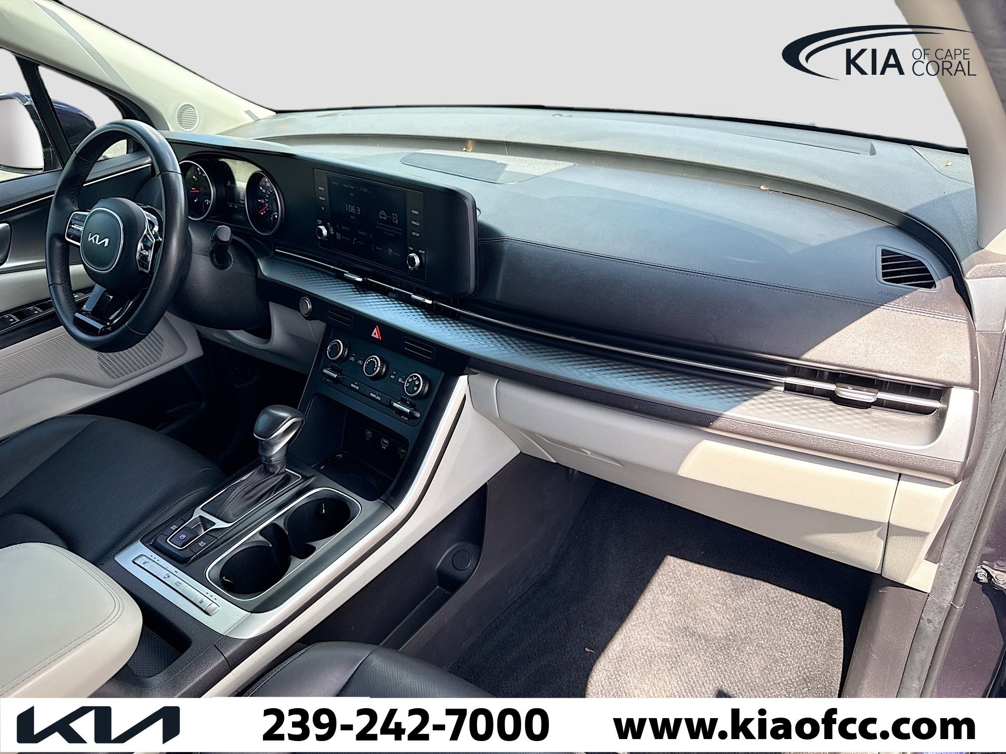 Used 2023 Kia Carnival LX image 13