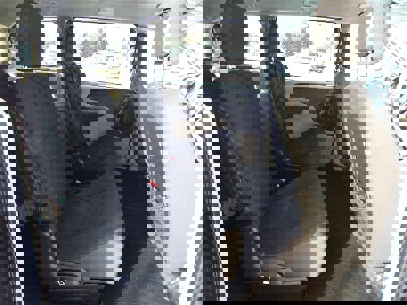 Used 2018 Dodge Grand Caravan SE w/ UConnect Hands-Free Group image 17