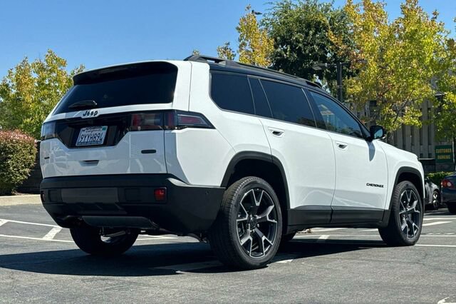 Certified 2026 Jeep Cherokee Overland w/ Trailer Tow Group AWD/4WD image 4