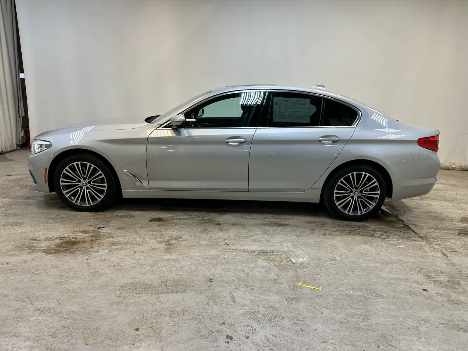 Used 2019 BMW 530i xDrive w/ Convenience Package image 9