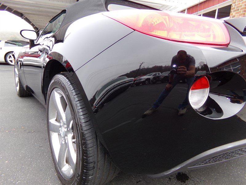 Used 2007 Pontiac Solstice Convertible w/ Premium Package image 18