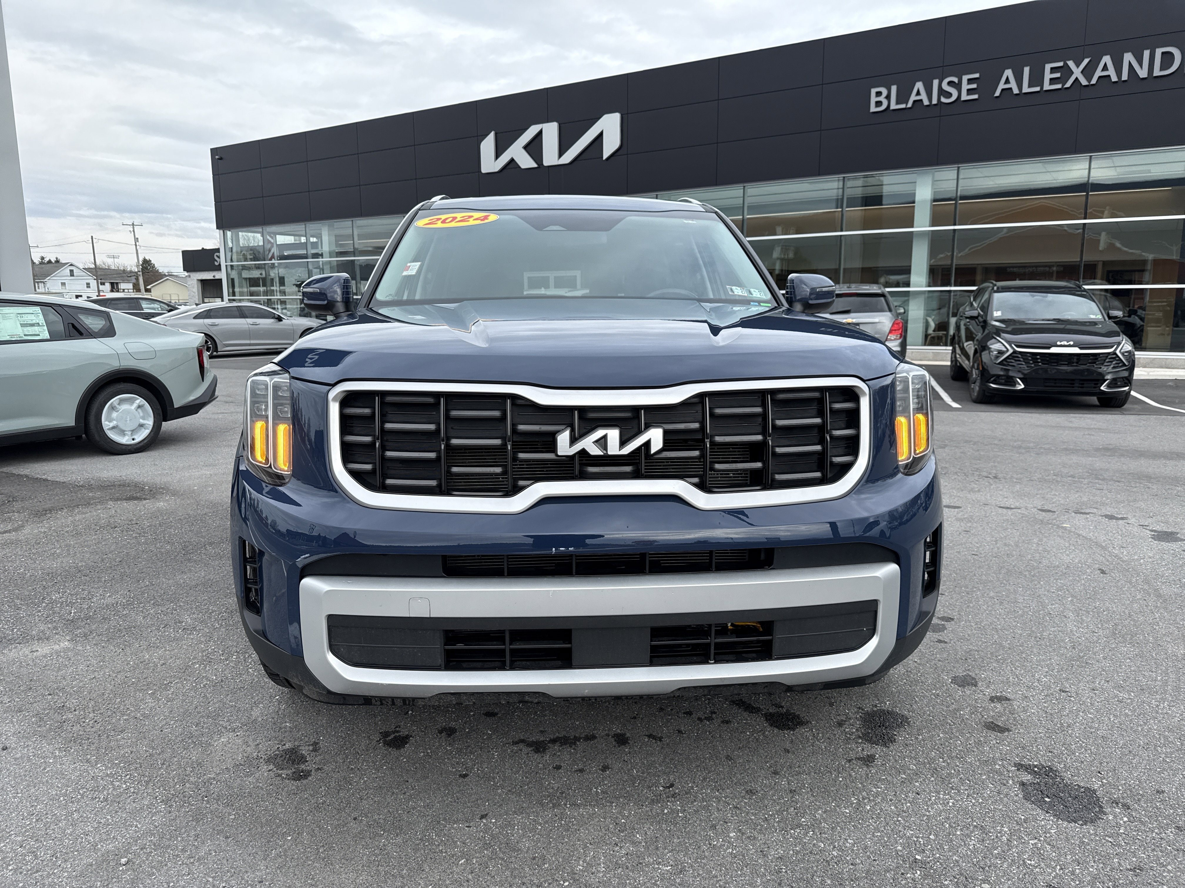 Used 2024 Kia Telluride S w/ S Sunroof Package image 9