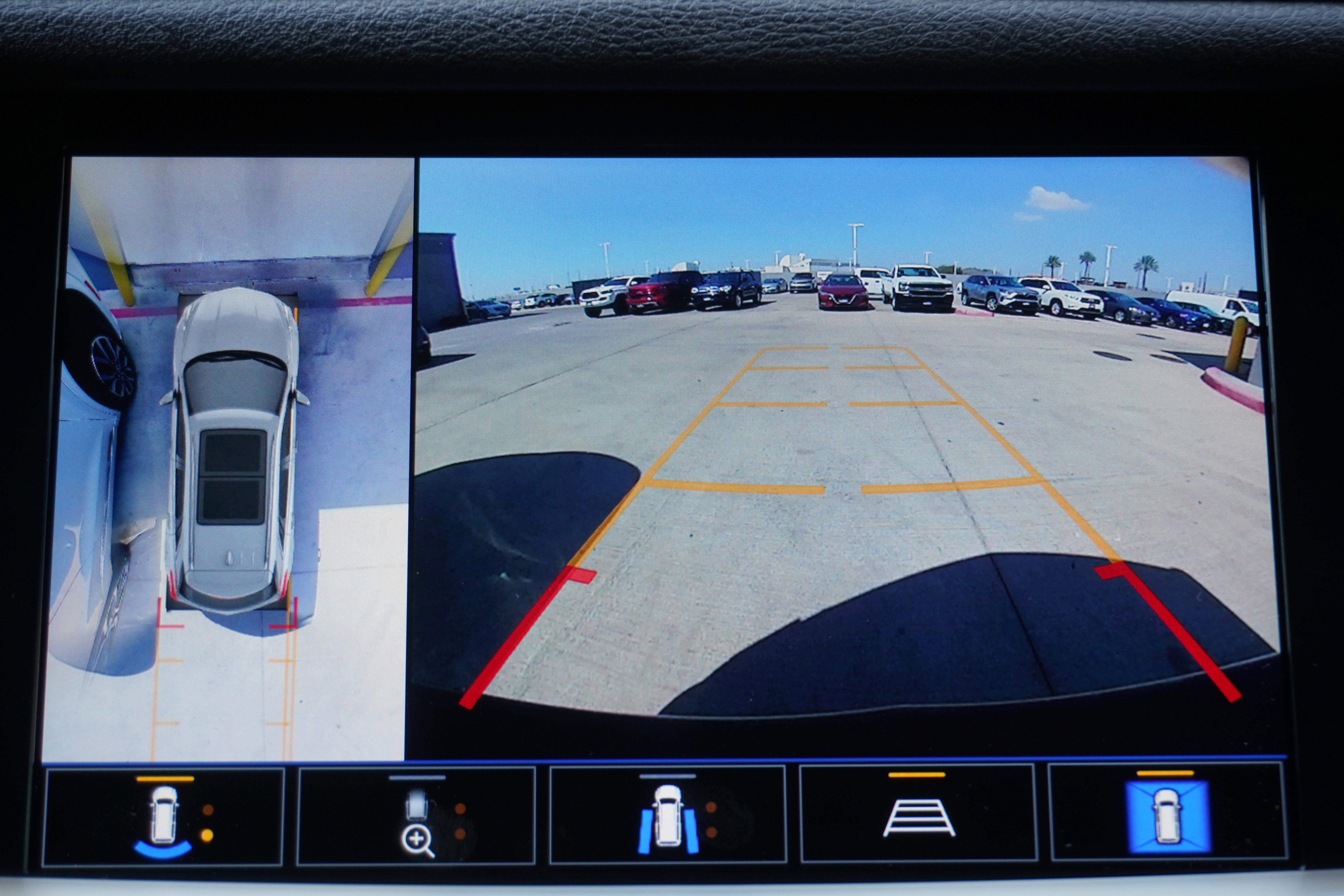 Used 2022 Cadillac XT5 Premium Luxury w/ Technology Package FWD image 22