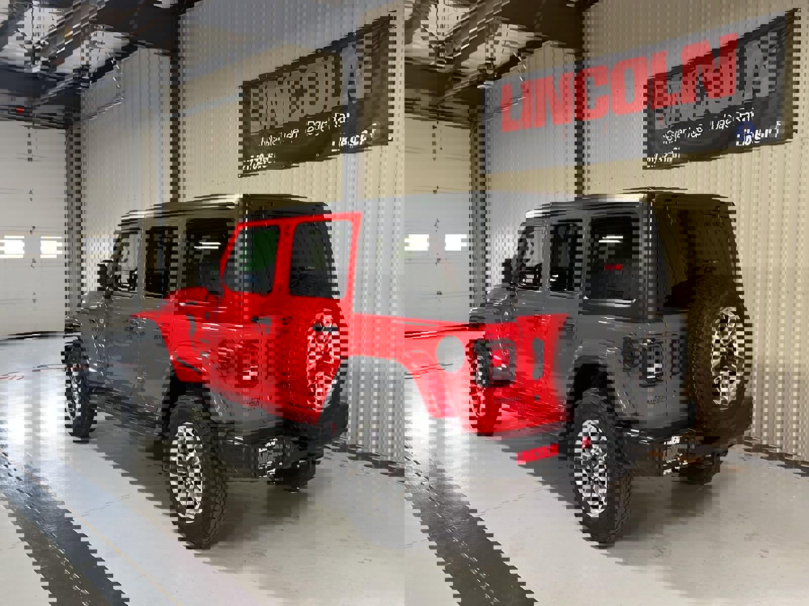 Used 2019 Jeep Wrangler Unlimited Sahara image 3