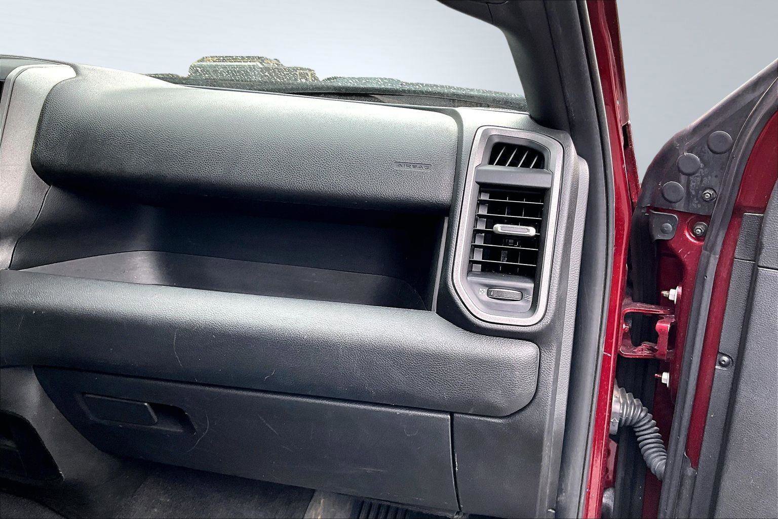 Used 2024 RAM 3500 Tradesman w/ Chrome Appearance Group image 17