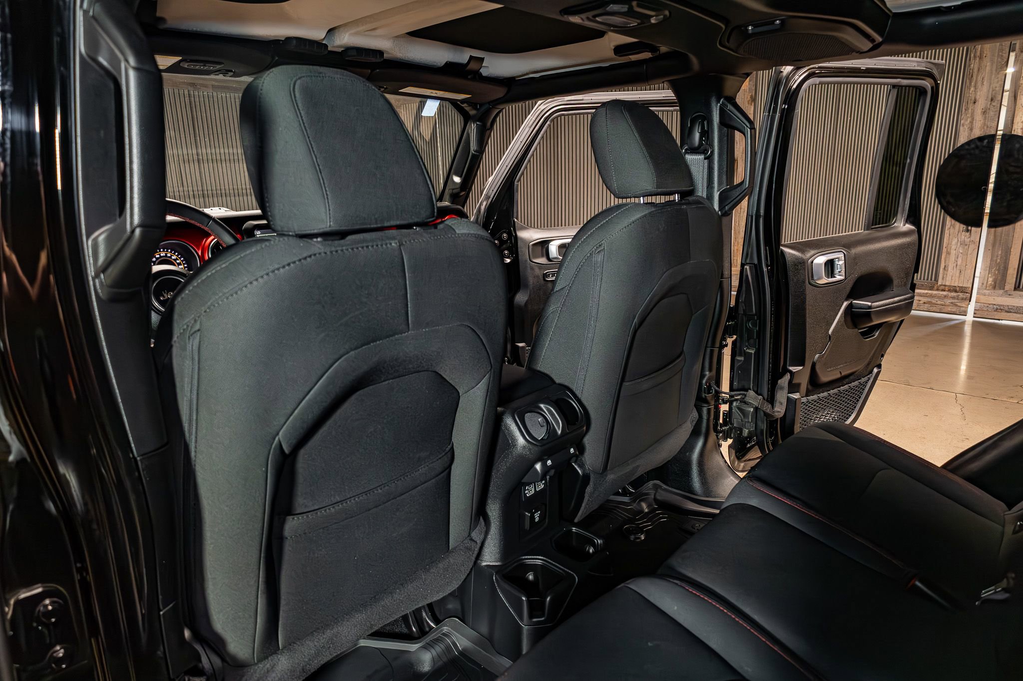 Used 2023 Jeep Gladiator Rubicon w/ LED Lighting Group AWD/4WD image 19