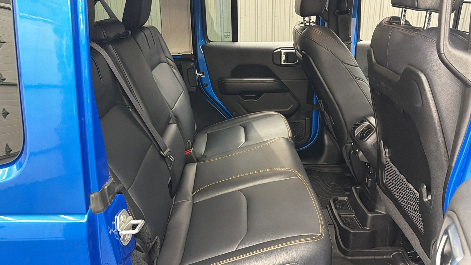 Used 2024 Jeep Wrangler Unlimited Sahara w/ Technology Group image 35