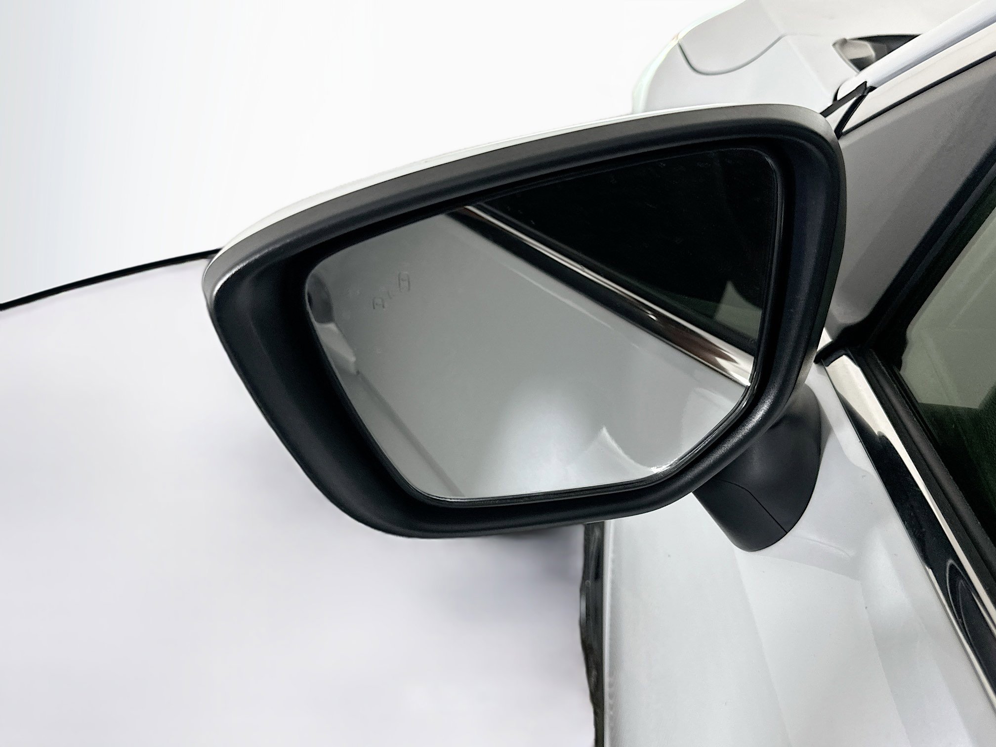 Used 2024 Mitsubishi Eclipse Cross SE image 16
