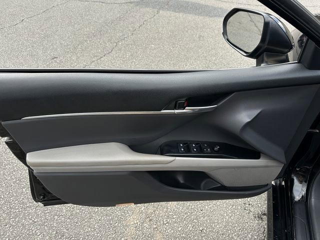 Used 2018 Toyota Camry L image 13