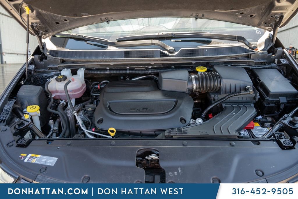 Used 2023 Chrysler Pacifica Touring-L image 39