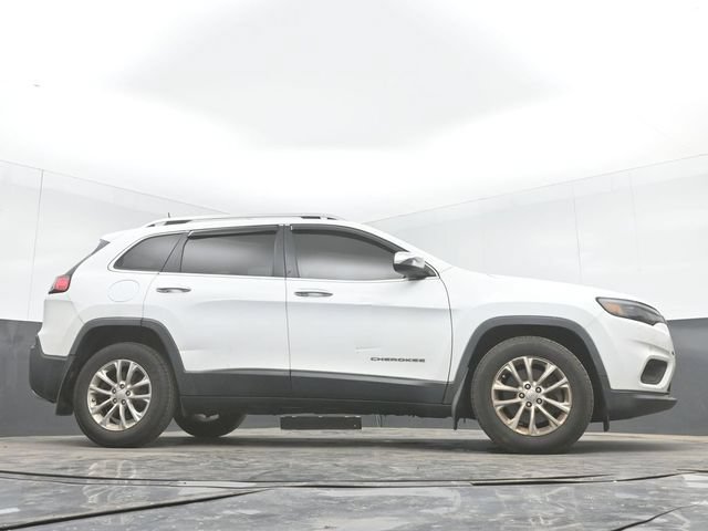Used 2019 Jeep Cherokee Latitude w/ Popular Appearance Group FWD image 34