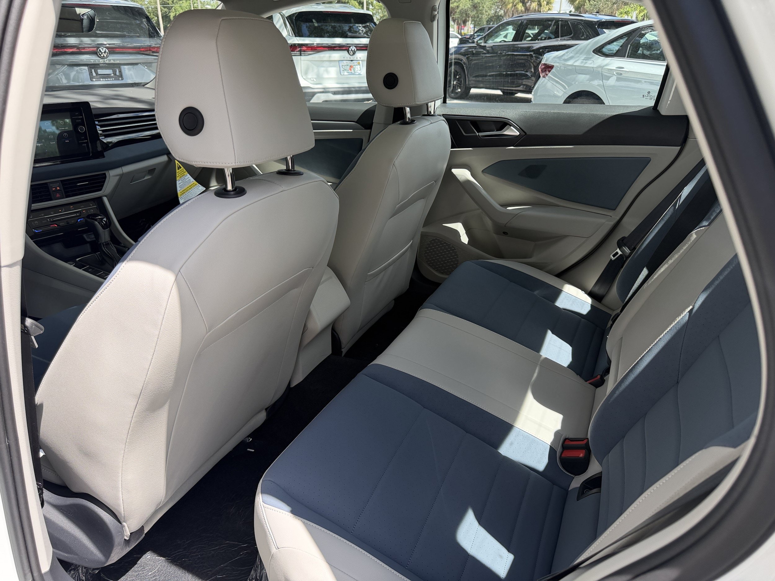 New 2027 Volkswagen Jetta SE FWD image 17