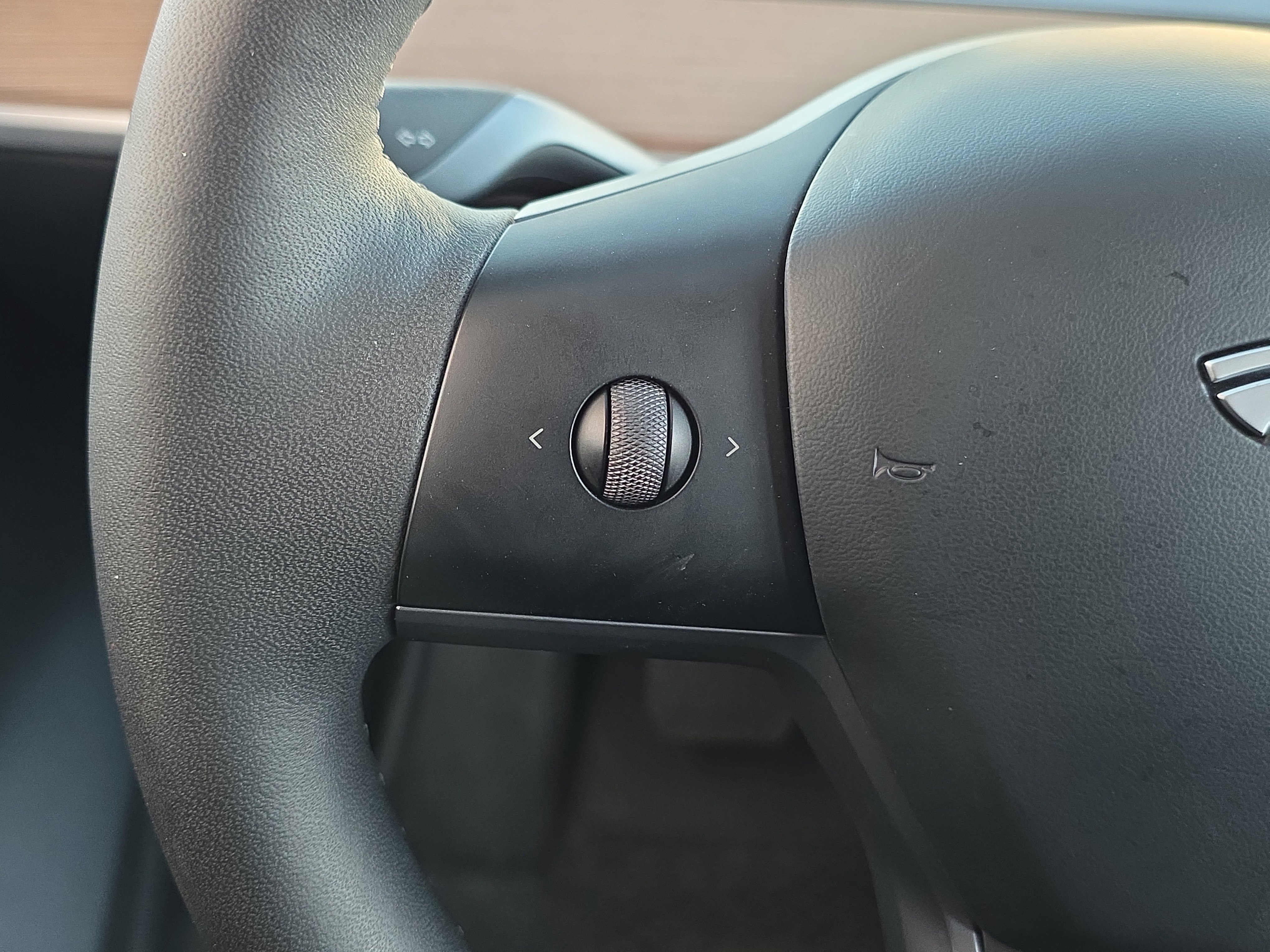 Used 2025 Tesla Model Y Long Range image 19