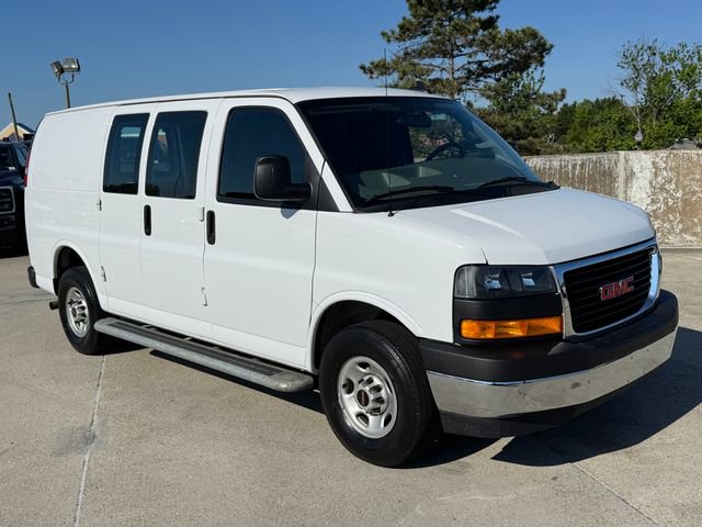 Used 2024 GMC Savana 2500 w/ Driver Convenience Package RWD image 3