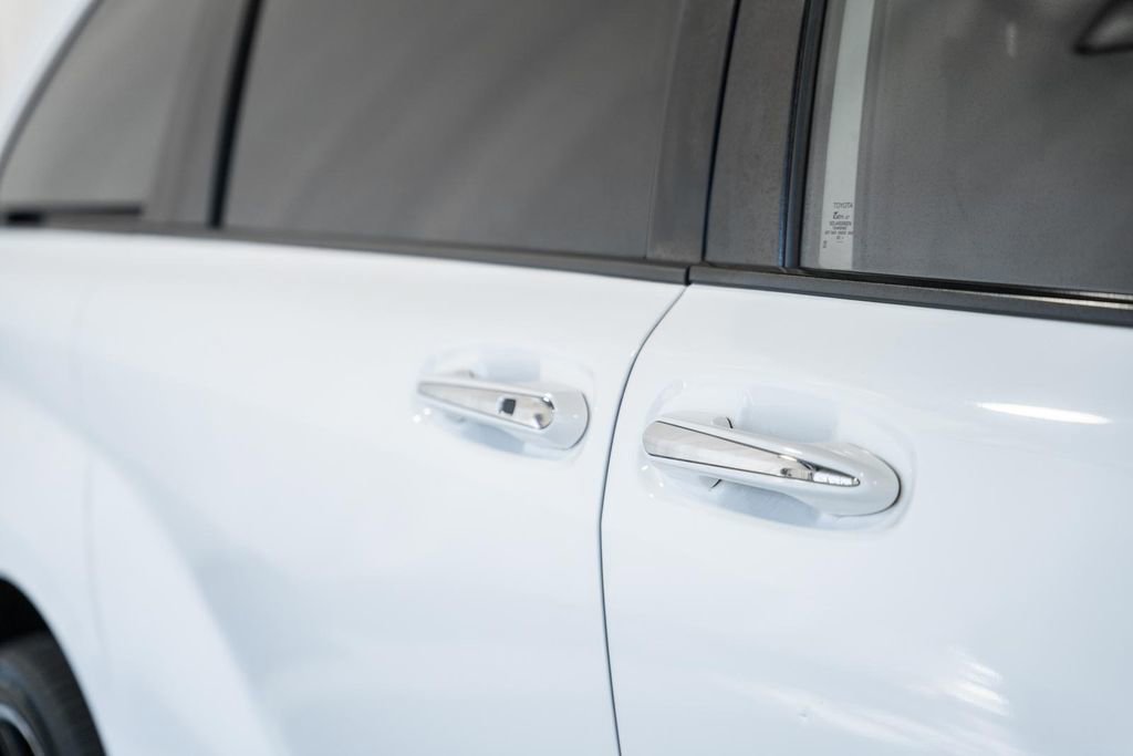 Used 2021 Toyota Sienna XSE image 16