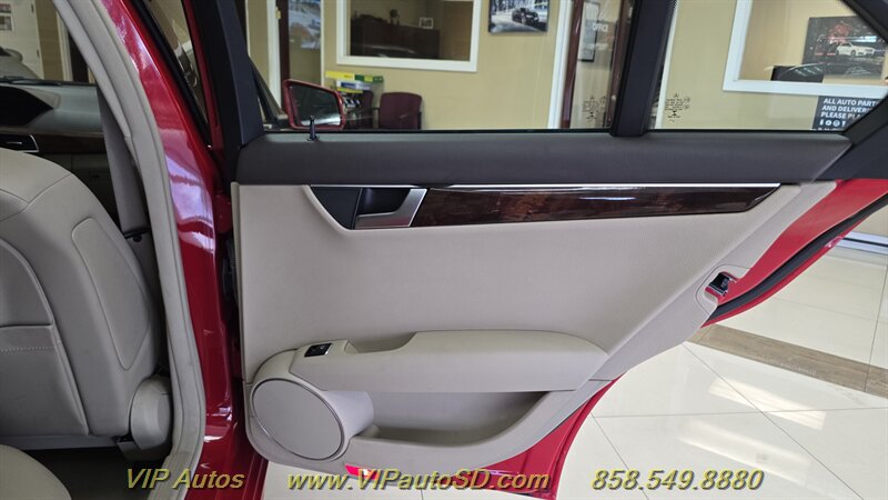 Used 2014 Mercedes-Benz C 250 Sedan image 14