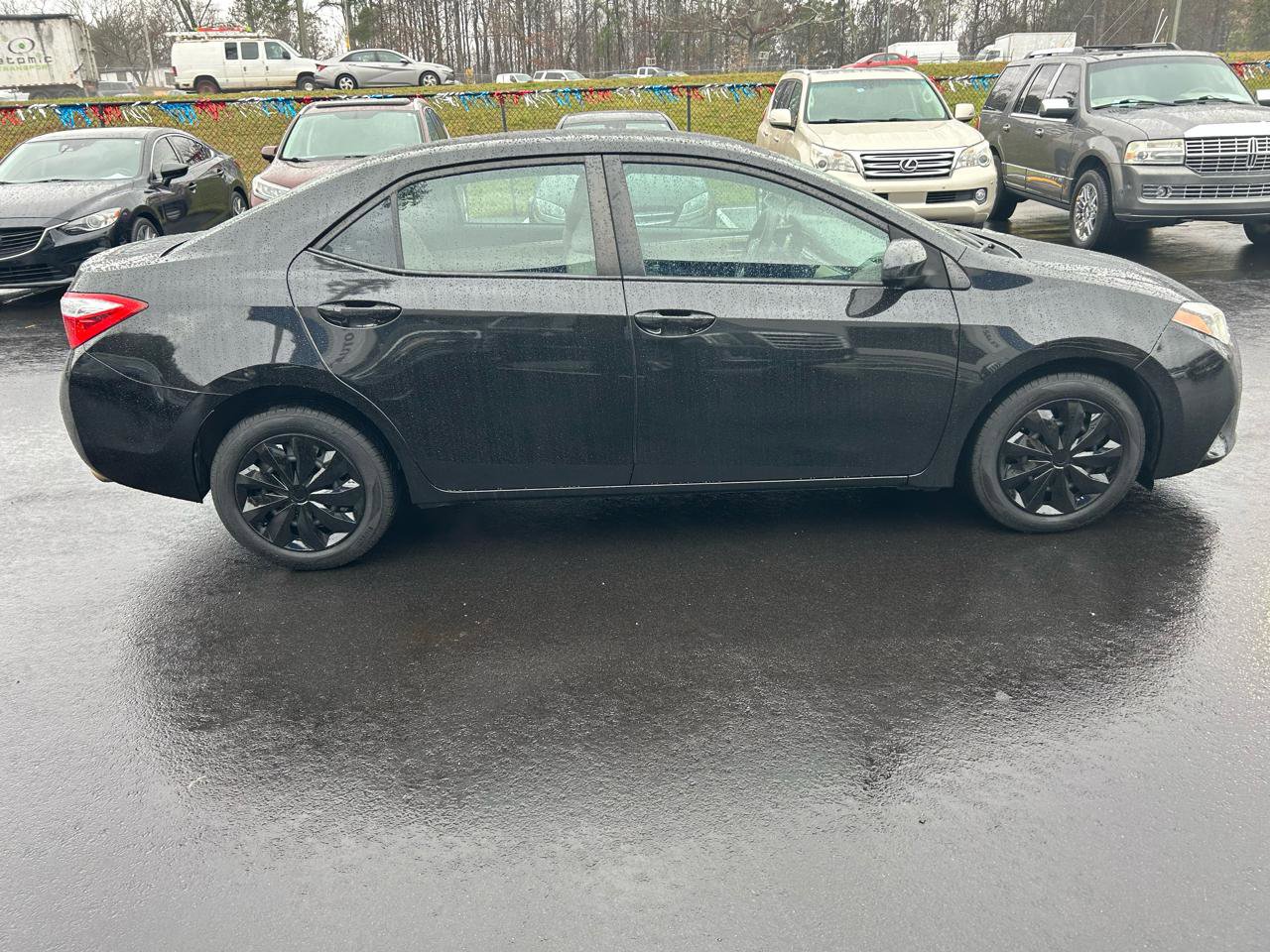 Used 2015 Toyota Corolla LE FWD image 6