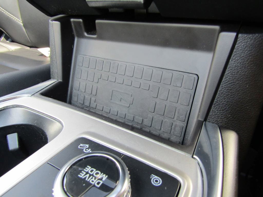 Used 2024 Ford Explorer XLT w/ Equipment Group 202A AWD/4WD image 32