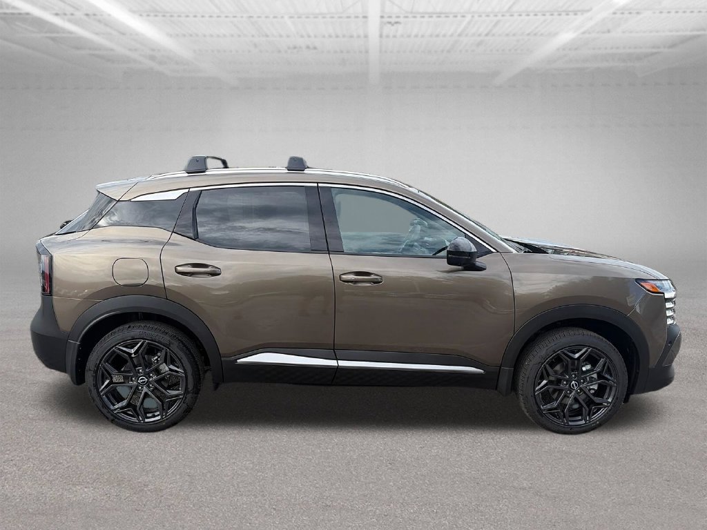 New 2026 Nissan Kicks SR w/ Cold Weather Package AWD/4WD image 7