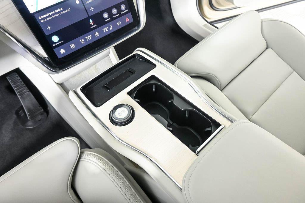 Certified 2025 Volvo EX90 Ultra AWD/4WD image 18