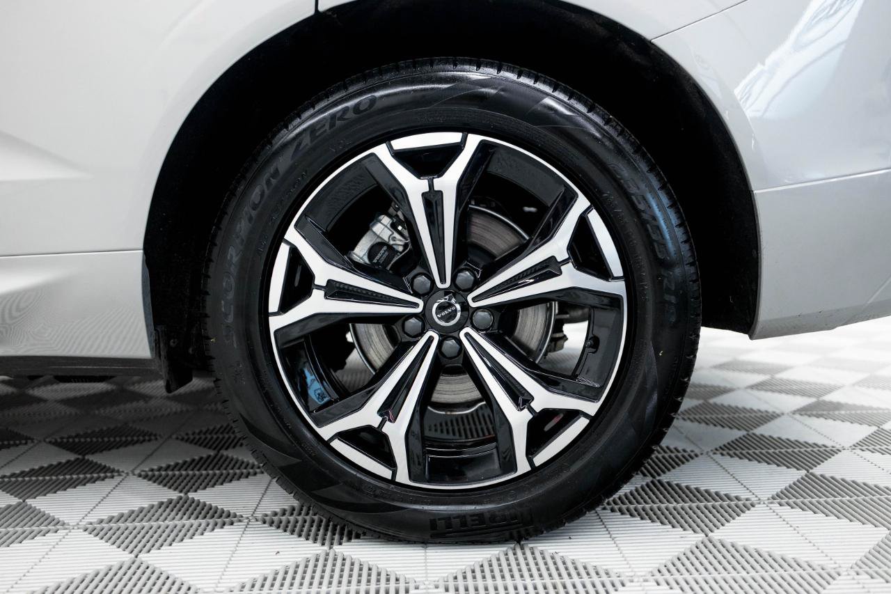 Used 2022 Volvo XC60 B5 Momentum w/ Climate Package FWD image 26