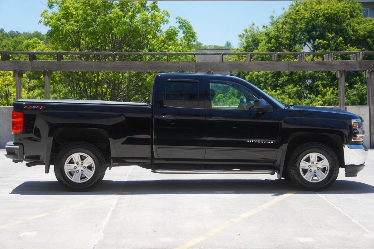 Used 2018 Chevrolet Silverado 1500 LT AWD/4WD image 27
