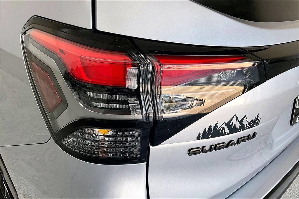 Used 2025 Subaru Forester Premium AWD/4WD image 37