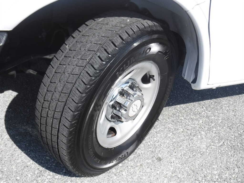 Used 2020 Chevrolet Express 3500 LT w/ LT Preferred Equipment Group RWD image 21