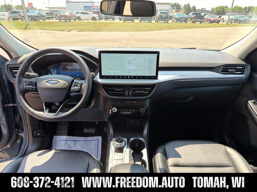 Used 2025 Ford Escape Platinum AWD/4WD image 12