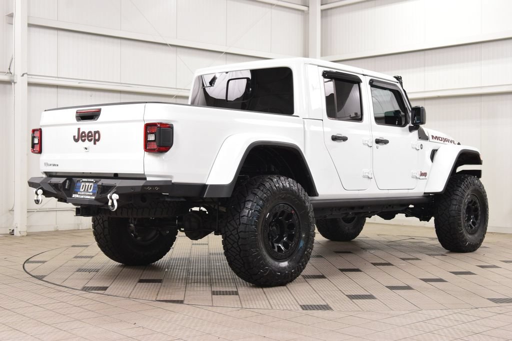 Used 2025 Jeep Gladiator Mojave AWD/4WD image 8